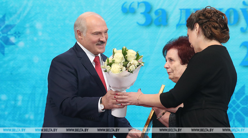 Лукашенко вручил премии "За духовное возрождение"