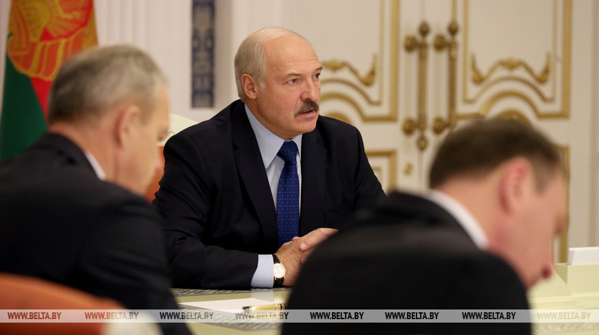 Лукашенко провел совещание по вопросам повышения эффективности реализации нефтепродуктов на экспорт