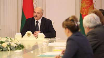 Лукашенко собрал совещание по эпидемиологической ситуации в Беларуси