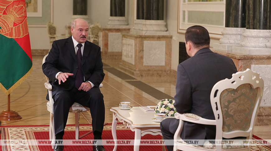 Лукашенко дал интервью телерадиокомпании "Мир"