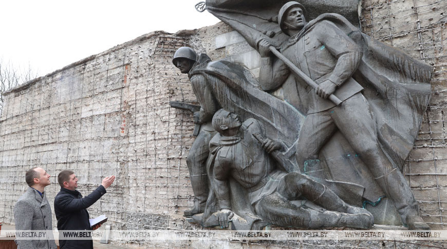 Памятник воинам-освободителям в Полоцке обновят к концу апреля