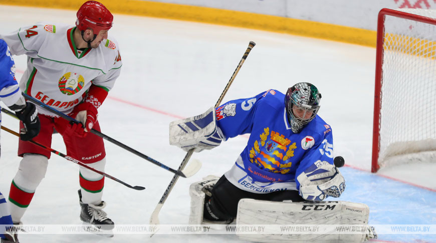 Хоккейная команда Президента победила в первом матче финальной серии любительского турнира
