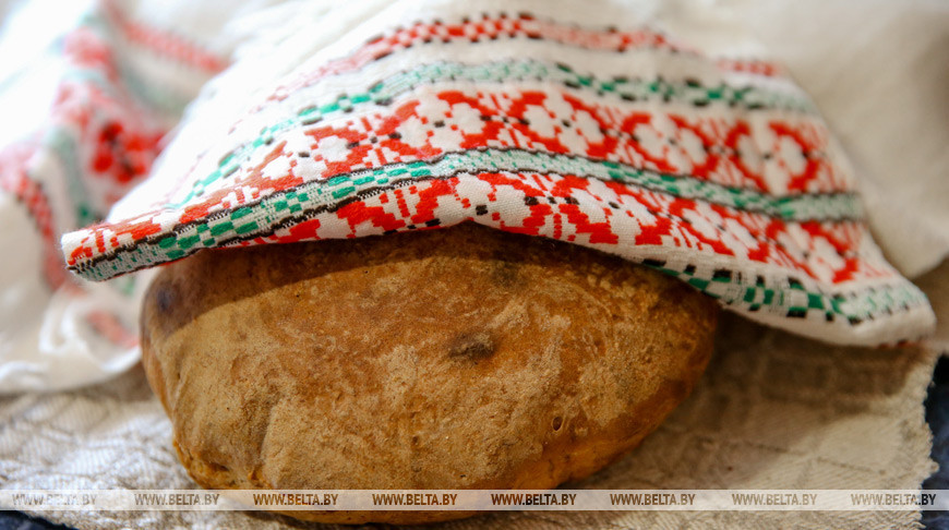 В деревне Кузьмичи Любанского района сохраняют традицию домашнего хлебопечения