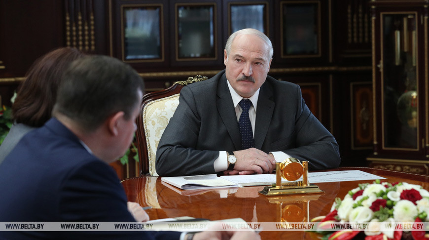 Лукашенко призывает людей в больницах не опускать руки, даже при положительном тесте на коронавирус