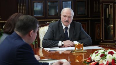 Лукашенко призывает людей в больницах не опускать руки, даже при положительном тесте на коронавирус