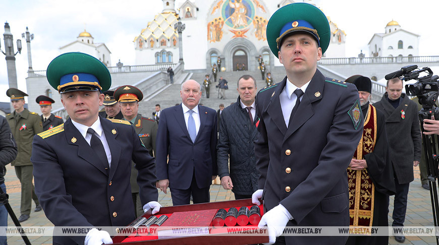 Капсулы с землей с мест боев на территории Беларуси переданы российской стороне