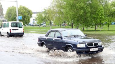 Ливень затопил улицы в Гомеле