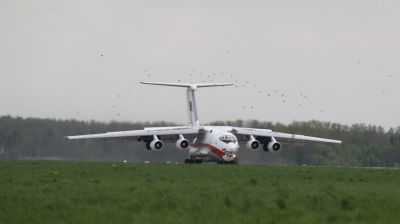 Средства защиты и линия по производству респираторов прибыли в Беларусь из Китая