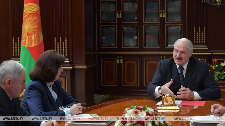 Лукашенко провел совещание в Минске по актуальным социально-экономическим и политическим вопросам