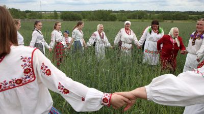 Обряд "Вождение и похороны Стрелы" провели в Ветковском районе