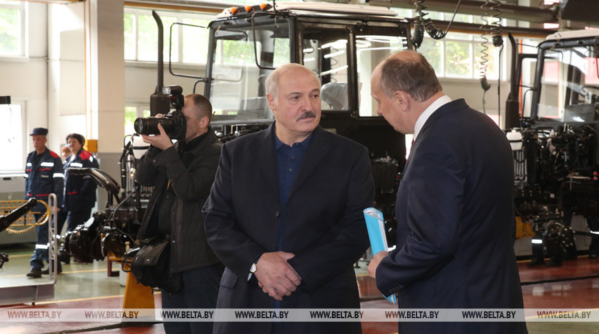 Лукашенко посетил Минский тракторный завод