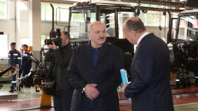 Лукашенко посетил Минский тракторный завод