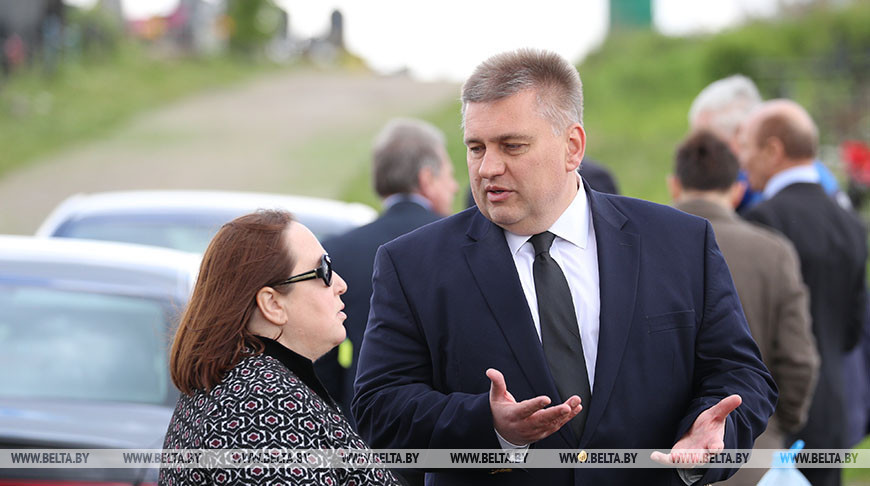 Руководители МИД Беларуси, посольств США и Украины почтили память героя встречи на Эльбе