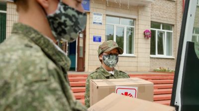 Благотворительное общество "Каритас" передало средства защиты жодинским медикам и соцработникам