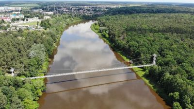 Самый длинный в Беларуси подвесной мост находится в Мостах