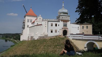 Валерий Громада ознакомился с реконструкцией дворцово-паркового комплекса "Святск" и Старого замка в Гродно