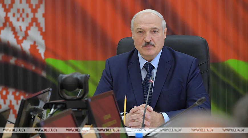 Лукашенко провел совещание в Центре стратегического управления в Министерстве обороны Беларуси