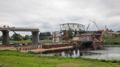 В Полоцке продолжается реконструкция моста через Западную Двину