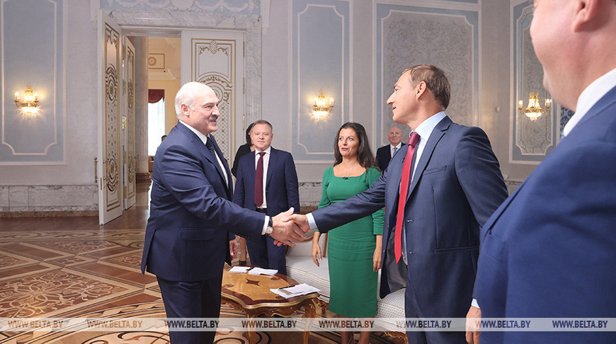 Лукашенко дал интервью ведущим российским СМИ