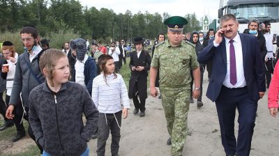 Геннадий Соловей посетил евреев на нейтральной полосе между Украиной и Беларусью