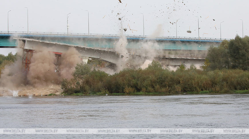 В Гомельском районе взорвали конструкции аварийного моста