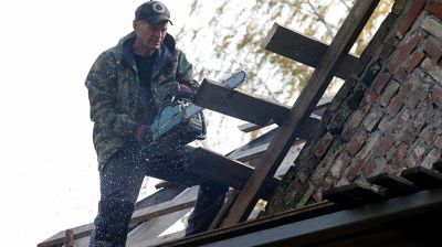 Пенсионер более трех лет восстанавливает часовню XIX века в Толочинском районе