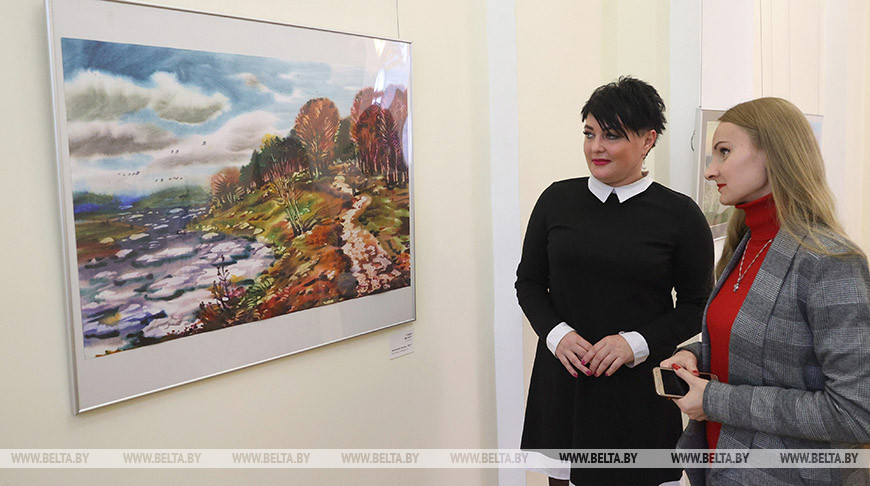 Произведения 26 художников-акварелистов представлены на выставке в Витебске