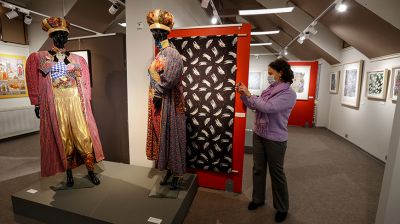 Текстильные произведения российских художников представлены на выставке в Минске