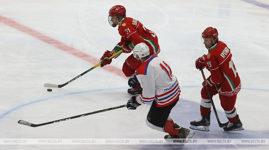 Команда Президента победила хоккеистов Гродненской области в матче любительского турнира