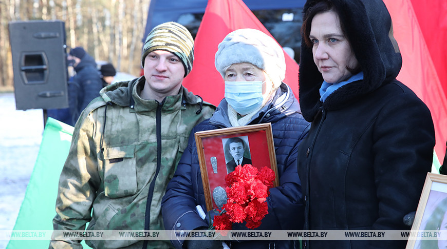 Останки погибшего в Лоевском районе красноармейца Владимира Лайкова передали в Россию