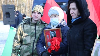 Останки погибшего в Лоевском районе красноармейца Владимира Лайкова передали в Россию