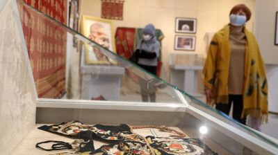 В Могилеве открылась выставка художественного индийского текстиля
