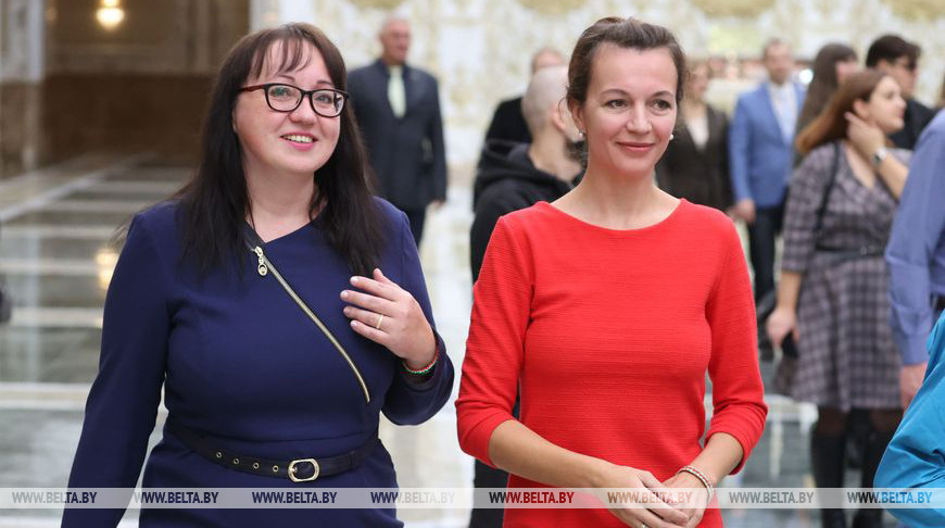 Участники автопробега "За единую Беларусь!" посетили Дворец Независимости
