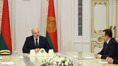 Лукашенко провел совещание по вопросам разработки противовирусных вакцин и локализации производства иностранных вакцин