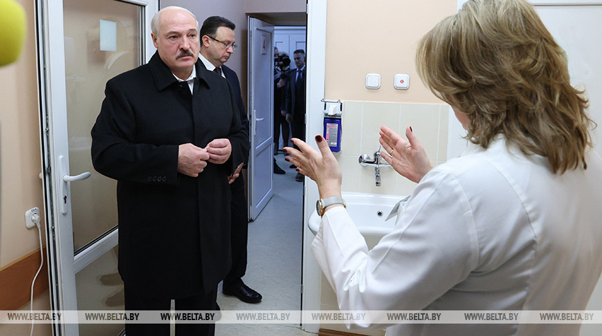 Лукашенко посетил детскую инфекционную больницу в Минске