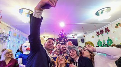 НОК поздравил с новогодними праздниками воспитанников Детского городка в Минске