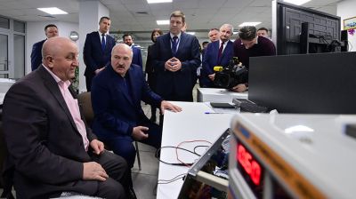 Лукашенко посетил холдинг "Горизонт"