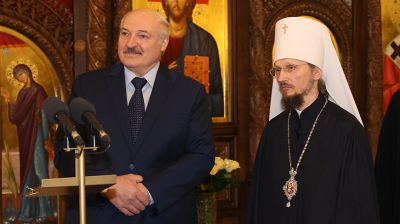 Лукашенко зажег рождественскую свечу в храме Воздвижения Креста Господня