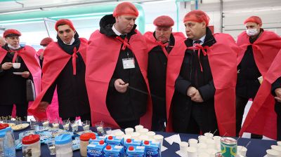 Головченко посетил Глубокский молочноконсервный комбинат