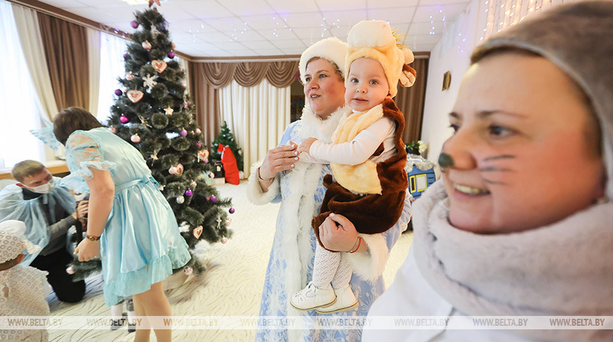 Министр здравоохранения и митрополит Вениамин посетили Дом ребенка №1 в Минске