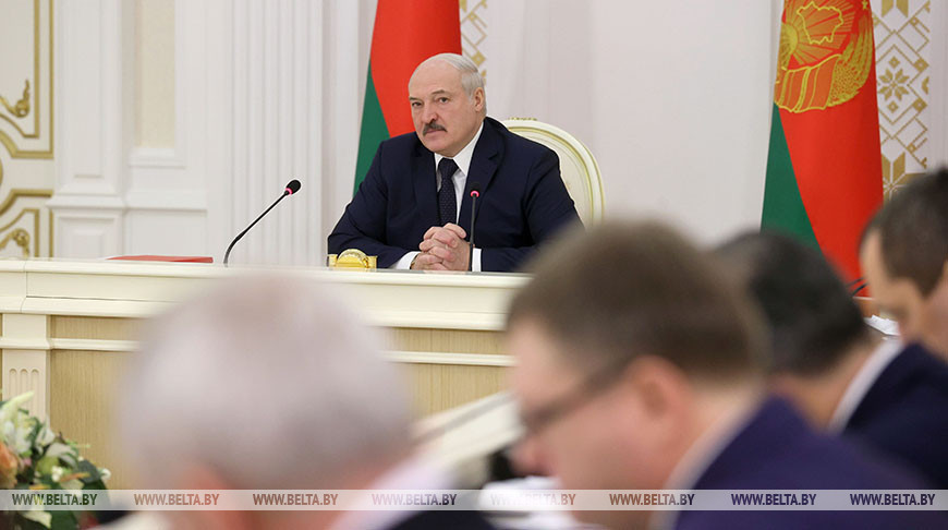 Лукашенко собрал совещание с руководством Совмина