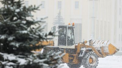 Сильный снегопад в Минске: на улицах работает 700 единиц спецтехники