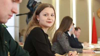 Кочанова встретилась с членами Молодежного парламента
