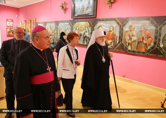 Выставка "Мир небесный на земле" открылась в Национальном художественном музее Беларуси