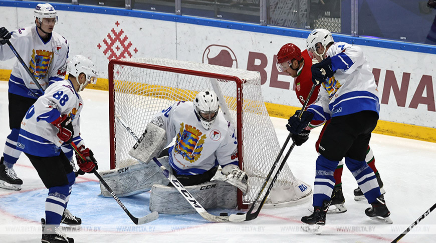 Хоккейная команда Президента выиграла у сборной Минской области в матче любительского турнира