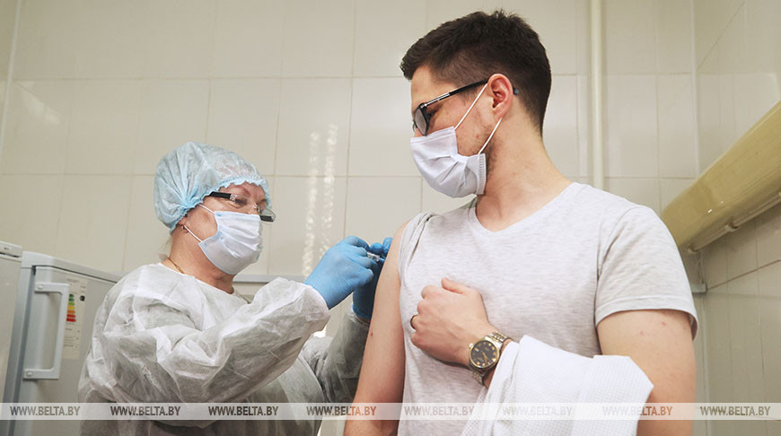 Сотрудники сферы образования Гродненской области начали проходить вакцинацию