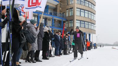 Более 400 любителей лыжных гонок вышли на старт "Брестской лыжни 2021"