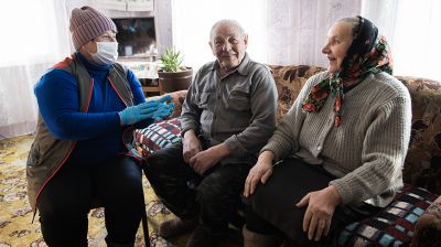 Услугами соцработников в Крупском районе пользуются 874 пенсионера