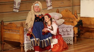 Обновленный спектакль "Паўлінка" показали в Купаловском театре