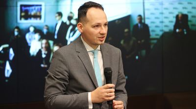 Головченко представил коллективу Банка развития нового руководителя